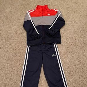 NWOT Adidas boys jacket and pants set size 6